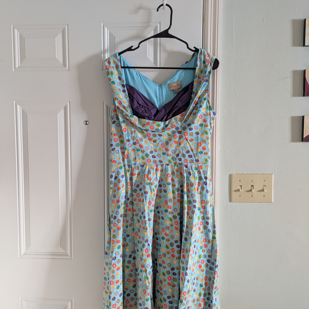 Retro vintage style dress. Lindy Bop Size L. Cute donut print!